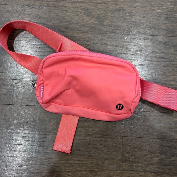 Lululemon Fanny pack - Picture 2 of 2